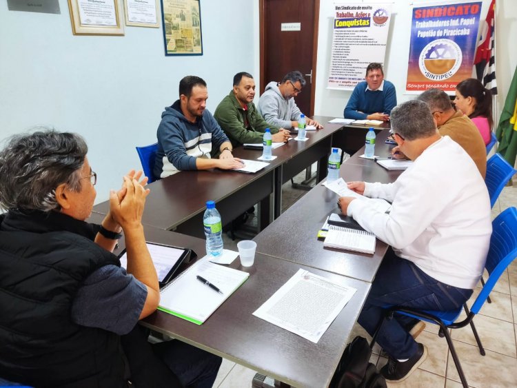 Diretoria do Sintipel discute preparativos da campanha salarial e novas ações do sindicato